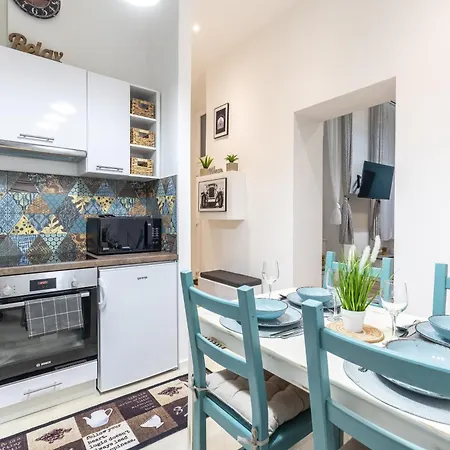 Andrassy Square Apartmán *