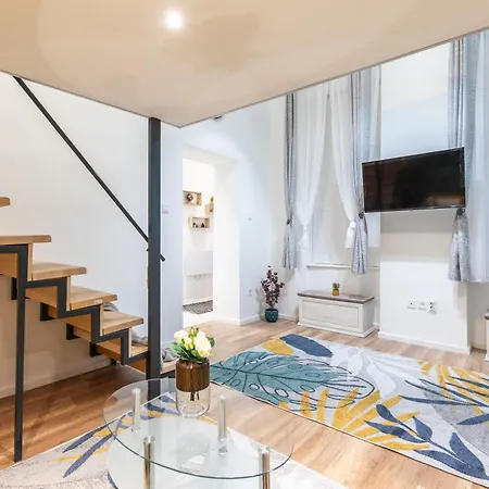 Andrassy Square * Budapeste